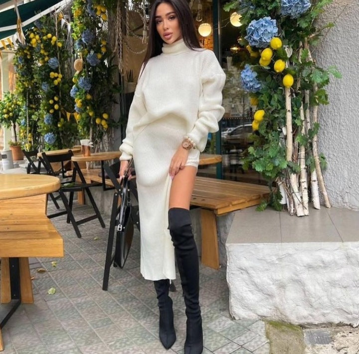 Verde Chic Two Piece Turtleneck Pullover Sweater Set