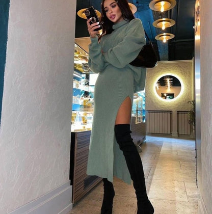 Verde Chic Two Piece Turtleneck Pullover Sweater Set